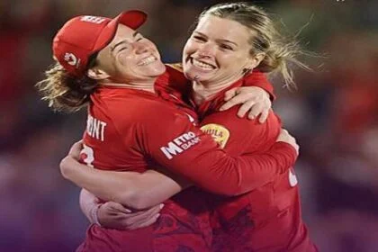 England beat India in last-ball thriller to keep T20 series alive