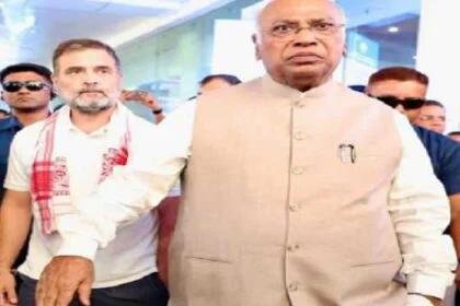 Kharge, Rahul write to PM, urge govt to bring legislation on J&K statehood