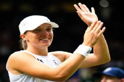 Swiatek eases into QFs after beating Clara Tauson