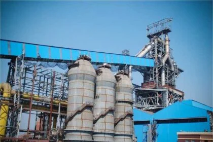 India moves to protect steelmakers, slaps duty on certain imports